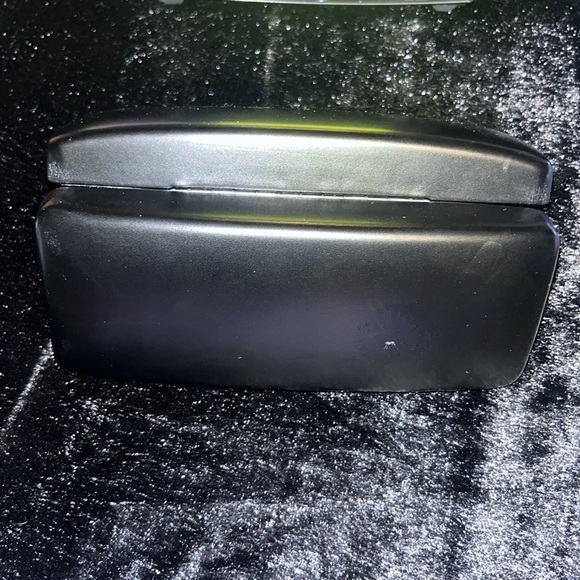 Ralph Lauren Eyeglass Case and Cleaning Cloth - Picture 5 of 6